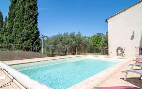 Les Restanques: L'Eau, Ciel, Propriété, Bâtiment, Piscine, Bleu Azur, Ombre, Arbre, Plante, Bois
