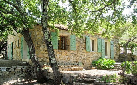 Mas des Lavandes: Propriété, Arbre, Maison, Bâtiment, Mur, Chalet, Architecture, Domicile, Mur De Pierre, Ruines