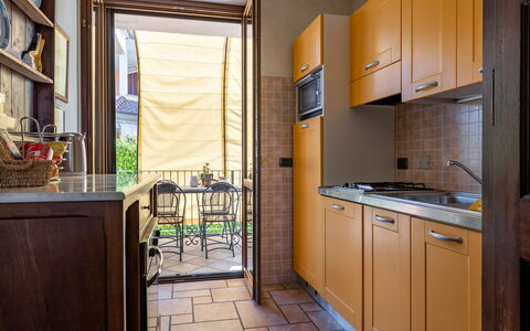 I Briganti: Cabinetry, Propriété, Comptoir, Meubles, Design Intérieur, Bois, Appareil De Cuisine, Cuisine, Evier, Bâtiment