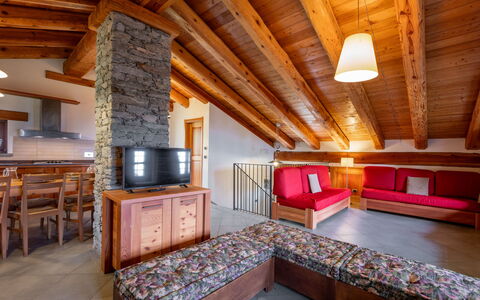 Casot Brusa: Propriété, Meubles, Cabinetry, Table, Bois, Design Intérieur, Éclairage, Tiroir, Sol, Sol
