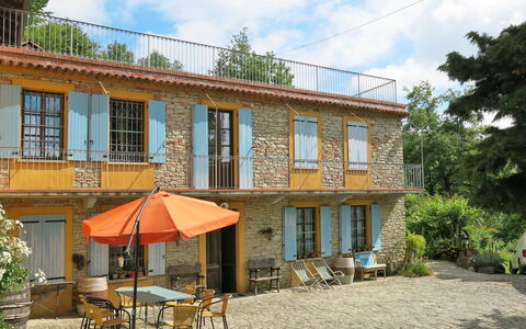 La Rovere: Nuage, Plante, Ciel, Bâtiment, Fenêtre, Table, Arbre, Maison, Loisir, Chalet