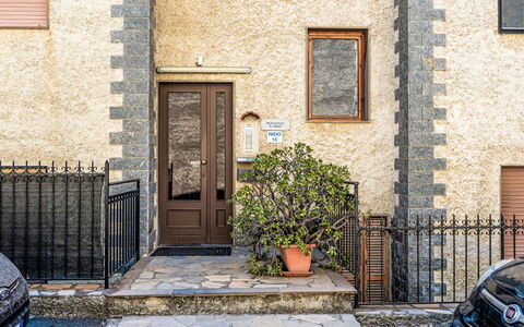 Il Nido: Chalet, Lot Terre, Cabane En Rondins, Rive, Réservoir, Cabanon, Batiments Jardin, Du Son, Des Bois