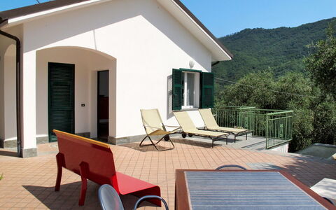 Innovativa: Ciel, Meubles, Propriété, Bâtiment, Ombre, Chaise, Bois, Mobilier De Jardin, Éclairage, Tableau De Plein Air