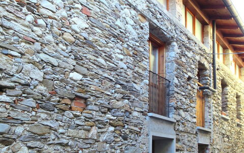 Caa de Sass: Propriété, Bâtiment, Fenêtre, Bois, Brique, Brickwork, Surface De La Route, Maison