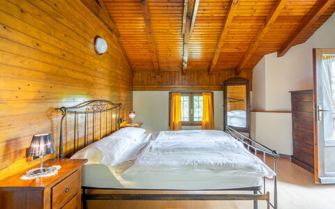 Baita Nini: Propriété, Fenêtre, Bâtiment, Bois, Arbre, Sol, Confort, Sol, Dur, Maison