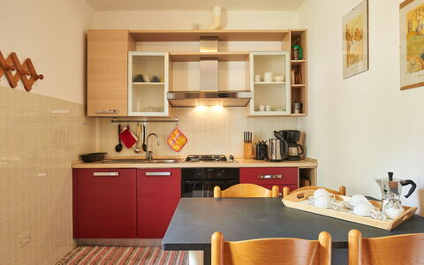 Punto Lago: Cabinetry, Meubles, Propriété, Evier, Comptoir, Évier, Robinet, Chaise, Cuisine, Bois