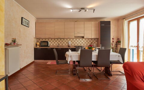 Gigliola (Cco390): Meubles, Propriété, Table, Fenêtre, Cabinetry, Bois, Bâtiment, Chaise, Salon, Architecture