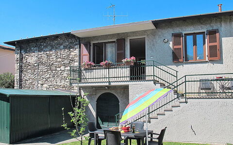 Casa Savina: Propriété, Maison, Bâtiment, Immobilier, Architecture, Domicile, Façade, Arrière-Cour, Zone Résidentielle, Arbre