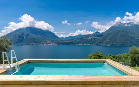 Lacum Lux Resort: Ciel, Montagne, Jour, Bâtiment, Plante, Paysage Naturel, Maison, Végétation, Montagnes, Arbre