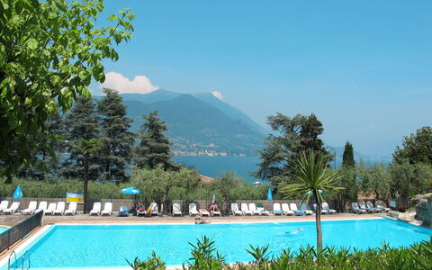 San Felice del Benaco 604: L'Eau, Plante, Ciel, La Nature, Piscine, Arbre, Bleu Azur, Paysage Naturel, Montagne, Plan D'Eau