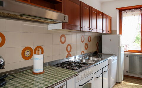Pancheri: Cabinetry, Comptoir, Évier, Propriété, Bâtiment, Robinet, Evier, Fenêtre, Appareil De Cuisine, Cuisine