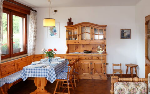 Pancheri: Meubles, Table, Cabinetry, Cadre, Fenêtre, Bâtiment, Bois, Tiroir, Chaise, Design Intérieur