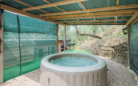 Villetta Linara: L'Eau, Propriété, Bois, Ombre, Piscine, Design Intérieur, Plante, Bâtiment, Loisir, Mur