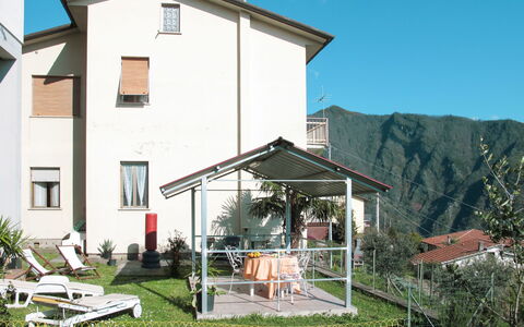 Del Freo: Plante, Propriété, Bâtiment, Ciel, Fenêtre, Ombre, Lot Terre, Chalet, Herbe, Zone Résidentielle