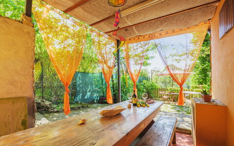 Mare e Monti: Propriété, Plante, Bâtiment, Bois, Ombre, Design Intérieur, Arbre, Loisir, Porte, Immobilier