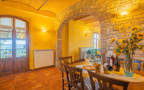 Casa Daniela (Gam310): Jaune, Propriété, Pièce, Bâtiment, Plafond, Design Intérieur, Immobilier, Architecture, Meubles, Salle À Manger