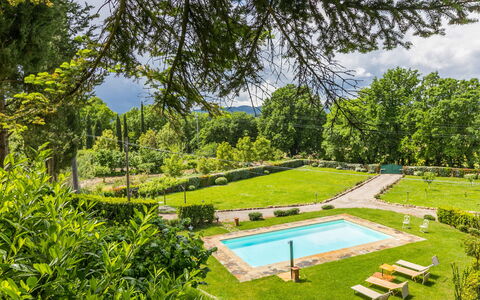 L'Orlo del Bosco: Plante, Ciel, L'Eau, Piscine, Paysage Naturel, Arbre, Ombre, Lot Terre, Herbe, Loisir