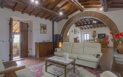 Il Casale: Table, Propriété, Meubles, Cadre, Canapé, Bâtiment, Fenêtre, Maison, Design Intérieur, Salon