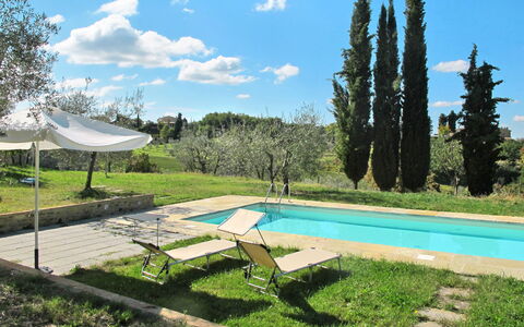 Il Casino: Piscine, Propriété, Arbre, Herbe, Botanique, Immobilier, Maison, Loisir, Ombre, Lot Terre