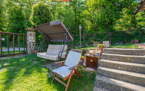 La Casina: Plante, Meubles, Extérieur Banc, Feuille, Arbre, Ombre, Mobilier De Jardin, Herbe, Bois, Loisir