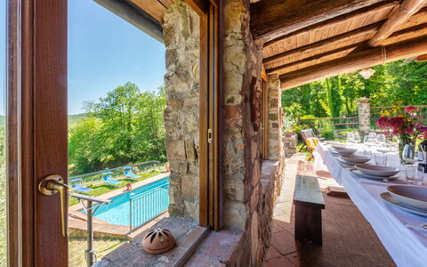 La Casina: Plante, Propriété, Bâtiment, Bois, Table, Ombre, Design Intérieur, Porte, Arbre, Éclairage