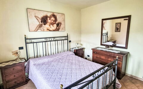 Vittorio: Lit, Meubles, Chambre, Cadre De Lit, Literie, Pièce, Drap De Lit, Cadre, Linge, Hôtel