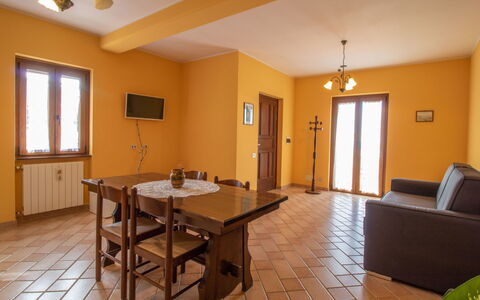 Casa Martina: Table, Meubles, Propriété, Fenêtre, Design Intérieur, Éclairage, Bois, Plante, Architecture