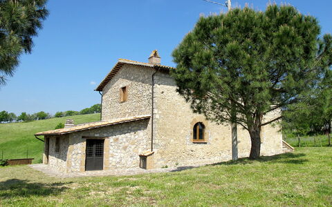 Sociano: Ciel, Plante, Arbre, Paysage Naturel, Chalet, Paysage, Herbe, Toit, Prairie, Façade