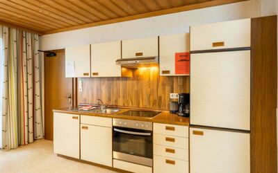 Vorreiter 627.3: Comptoir, Cabinetry, Meubles, Propriété, Robinet, Évier, Bâtiment, Cuisine, Cuisinière, Appareil De Cuisine