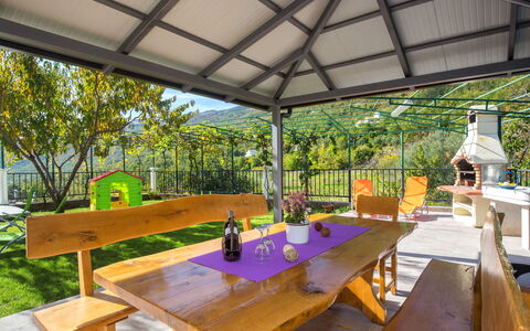 Mošćenička Draga 620: Propriété, Immobilier, Bâtiment, Pièce, Table, Maison, Design Intérieur, Meubles, Plafond, Patio