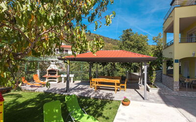 Mošćenička Draga 620: Propriété, Immobilier, Maison, Bâtiment, Zone Résidentielle, Architecture, Domicile, Biens, Condominium, Appartement