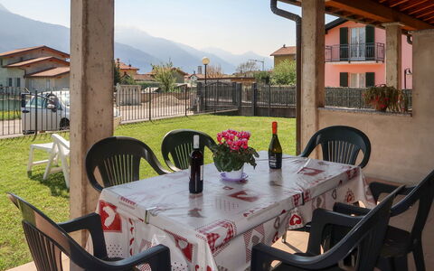 Dongo 660: Propriété, Bâtiment, Pièce, Maison, Table, Immobilier, Restaurant, Vacances, Meubles, Design Intérieur