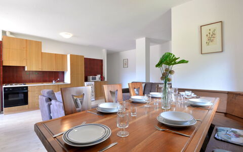 Moena 703: Pièce, Propriété, Meubles, Design Intérieur, Bâtiment, Table, Salle À Manger, Maison, Immobilier, Dur