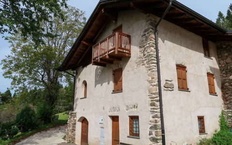 Lago di Caldonazzo 702: Ciel, Plante, Propriété, Fenêtre, Arbre, Bâtiment, Lot Terre, Bois, Maison, Chalet