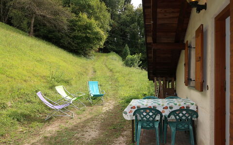 Lago di Caldonazzo 702: Plante, Bâtiment, Arbre, Lot Terre, Chaise, Table, Herbe, Bois, Couverture De Sol, Loisir