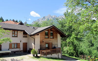 Lago di Caldonazzo 702: Maison, Propriété, Domicile, Paysage Naturel, Chalet, Bâtiment, Immobilier, Arbre, Zone Résidentielle, Architecture