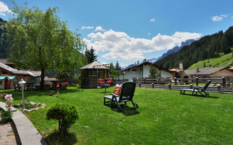 Campitello 647: Propriété, Montagne, Chaîne De Montagnes, Herbe, Région Sauvage, Ciel, Loisir, Arbre, Pelouse, Station De Montagne