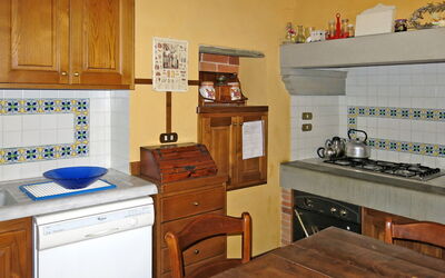 Olga (Mst130) 651.1: Comptoir, Pièce, Cuisine, Meubles, Cabinetry, Propriété, Principaux Appliance, Petit Appareil, Bâtiment, Sol