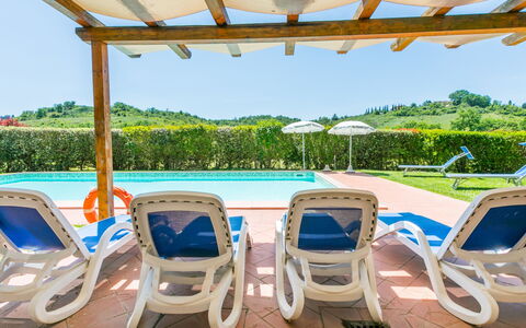 Castelfiorentino 649: Ciel, L'Eau, Propriété, Piscine, Bleu Azur, Ombre, Balancelle, Architecture, Plante, Loisir