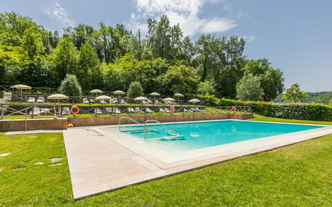 Castelfiorentino 651: Meubles, Propriété, Ventilateur De Plafond, Cabinetry, Table, Canapé, Éclairage, Cadre, Bois, Comptoir