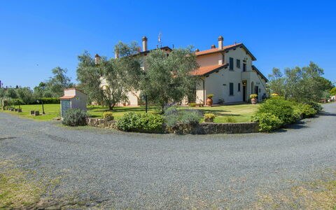 Cecina 613: Propriété, Maison, Domicile, Immobilier, Ciel, Lot Terre, Biens, Bâtiment, La Photographie, Zone Rurale