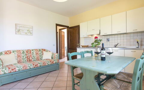 Cecina 613: Propriété, Pièce, Meubles, Immobilier, Bâtiment, Design Intérieur, Maison, Table, Sol, Domicile