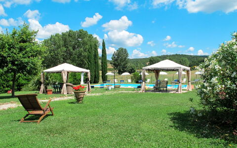 Massa Marittima 649: Jardin, Mobilier De Jardin, Recours, Ombre, Loisir, Pelouse, Eco Hôtel, Aménagement Paysager, Tente, Parc