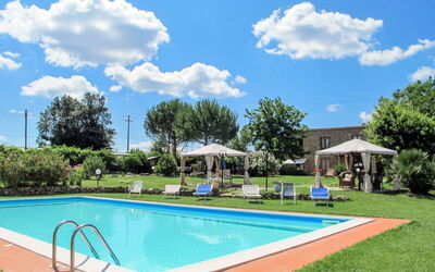 Massa Marittima 649: Piscine, Propriété, Immobilier, Maison, Zone Résidentielle, Loisir, Herbe, Bâtiment, Domicile, Vacances