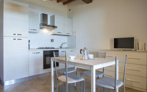Riparbella 628: Pièce, Propriété, Meubles, Design Intérieur, Bâtiment, Cuisine, Comptoir, Maison, Sol, Cabinetry
