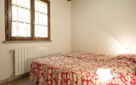 Riparbella 628: Chambre, Lit, Drap De Lit, Pièce, Propriété, Meubles, Literie, Cadre De Lit, Sol, Housse De Couette