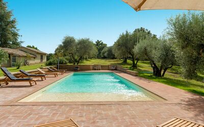 Lago di Bolsena 616: Piscine, Propriété, Immobilier, Domicile, Maison, Biens, Bâtiment, Arrière-Cour, Herbe, Loisir