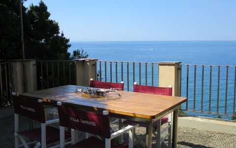 Tamerici: Propriété, Table, Pièce, Meubles, Ciel, Maison, Vacances, Bâtiment, Mer, Immobilier