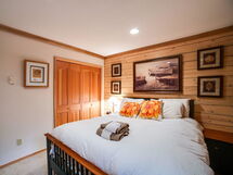 8mbr-classic Log Cabin, Sleeps 8!
