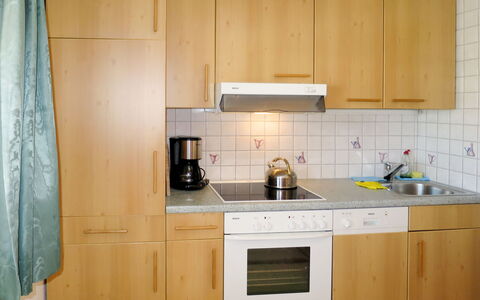 Kammerlander: Cabinetry, Pièce, Cuisine, Comptoir, Meubles, Propriété, Cuisinière, Placard, Design Intérieur, Évier